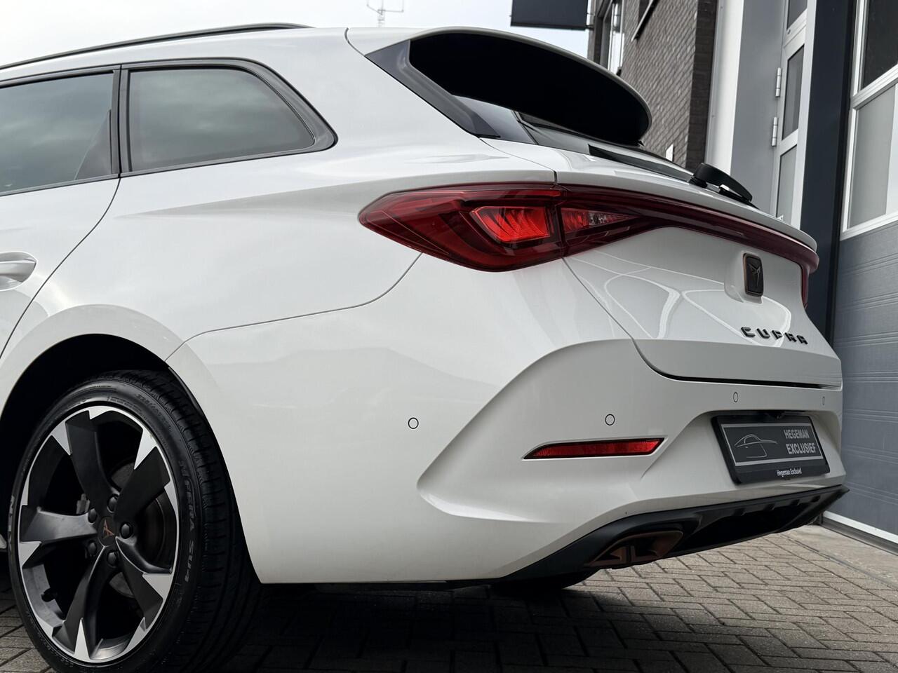 Cupra Leon Sportstourer 1.4 e-Hybrid VZ Adrenaline | Keyless | Sfeer | Camera | Navi | Stuur- stoelverwarming | DCC | ACC