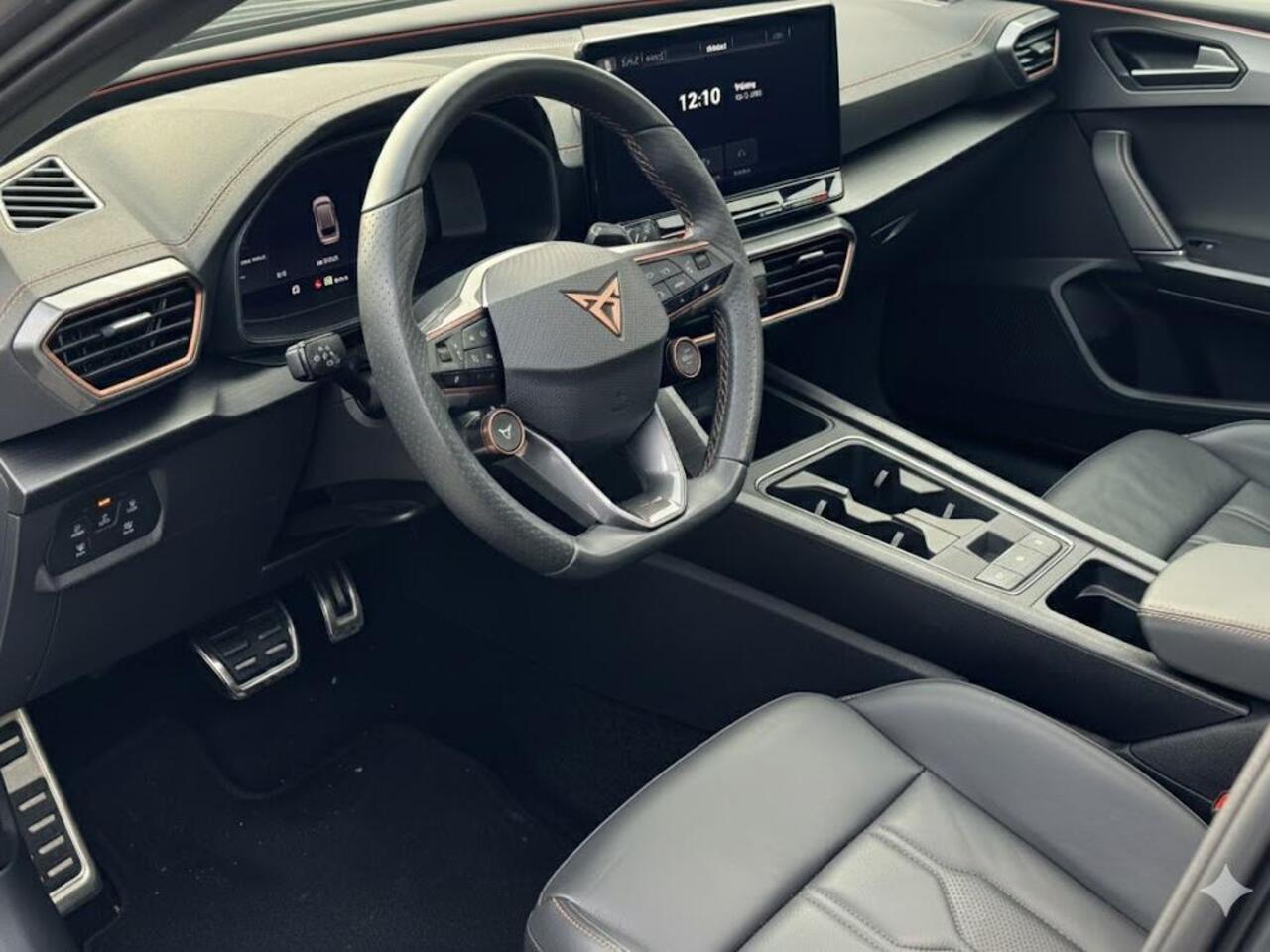 Cupra Leon Sportstourer 1.4 e-Hybrid VZ Performance 245PK | SOH 95%| Panorama dak | Kuipstoelen | Memory | Apple carplay |