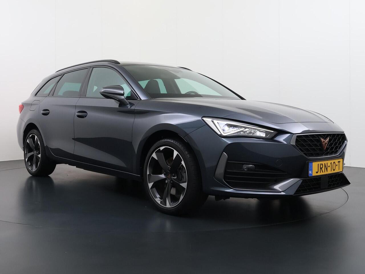 Cupra Leon Sportstourer 1.4 eTSI PHEV FR VAN ¤ 29.900,- VOOR ¤ 26.877,- UW LENTEVOORDEEL ¤ 3.023,-! | PHEV Plug-in Hybride | Perf. Stoelen | Stoel- & Stuurwielverwarming | Elektrische Achterklep | Compleet Onderhouden | Unieke KM-stand | Direct Rijklaar & Leverbaar |
