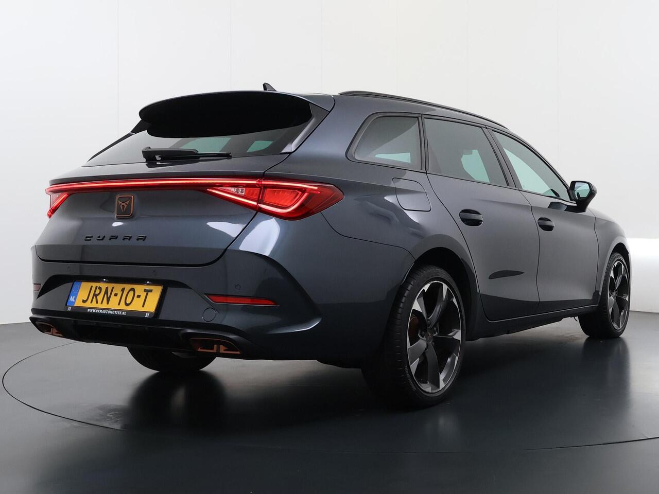Cupra Leon Sportstourer 1.4 eTSI PHEV FR VAN ¤ 29.900,- VOOR ¤ 26.877,- UW LENTEVOORDEEL ¤ 3.023,-! | PHEV Plug-in Hybride | Perf. Stoelen | Stoel- & Stuurwielverwarming | Elektrische Achterklep | Compleet Onderhouden | Unieke KM-stand | Direct Rijklaar & Leverbaar |