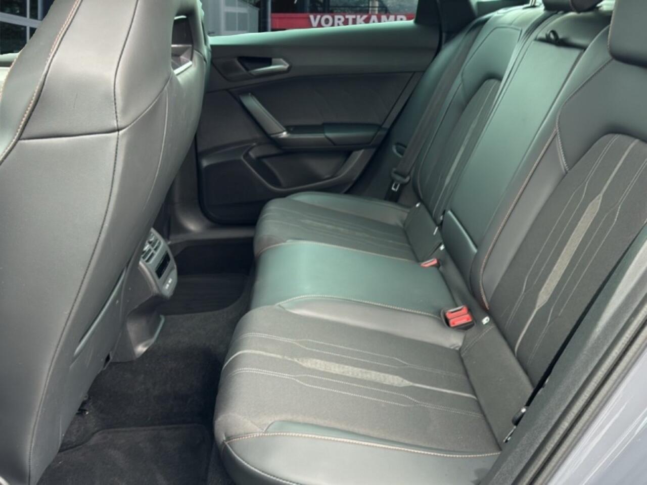 Cupra Leon Sportstourer 1.4 TSI DSG VZ E-HYBRID CAMERA/ACC/STOEL+STUURVERW/NAVI