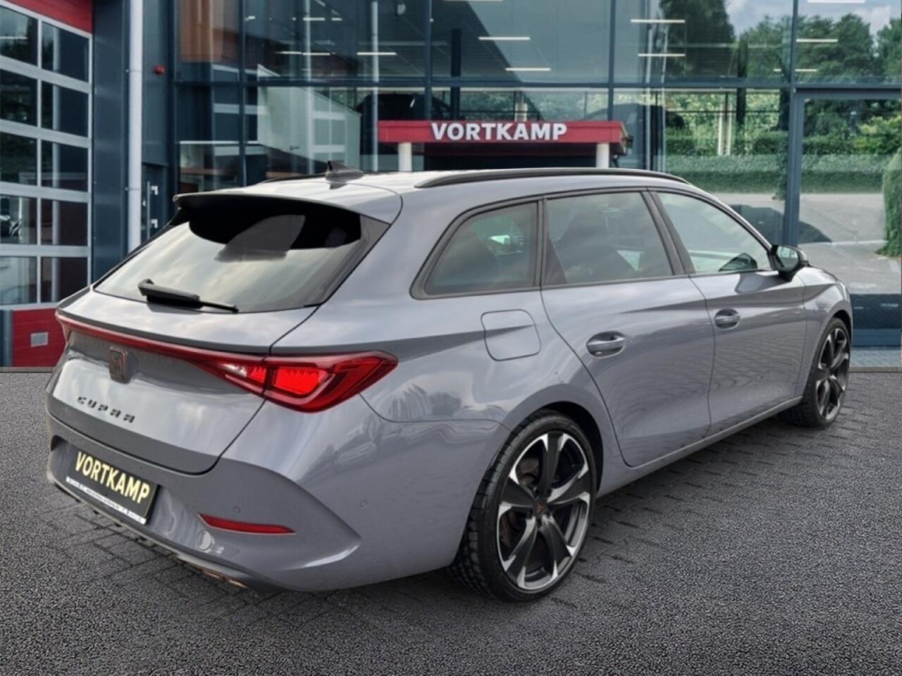 Cupra Leon Sportstourer 1.4 TSI DSG VZ E-HYBRID CAMERA/ACC/STOEL+STUURVERW/NAVI