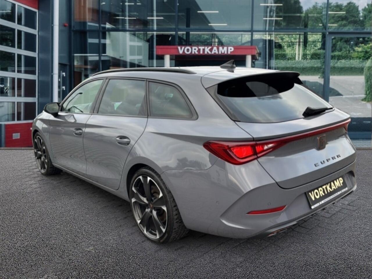 Cupra Leon Sportstourer 1.4 TSI DSG VZ E-HYBRID CAMERA/ACC/STOEL+STUURVERW/NAVI