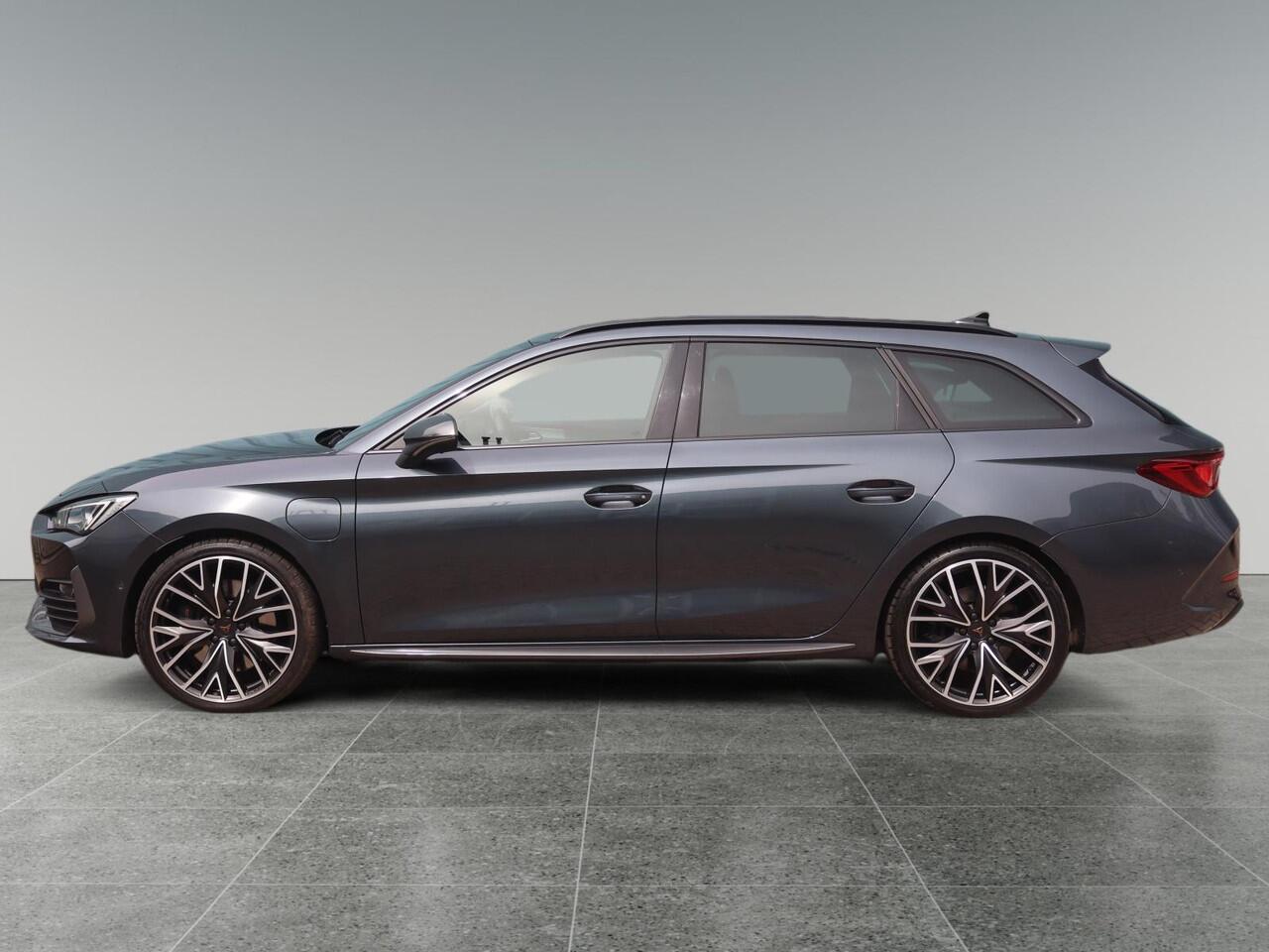Cupra Leon Sportstourer VZ Adrenaline 1.4 e-Hybrid PHEV 245pk | NAVI | CUPRA KNOP | CAMERA | STOEL + STUUR VERW. | LED |