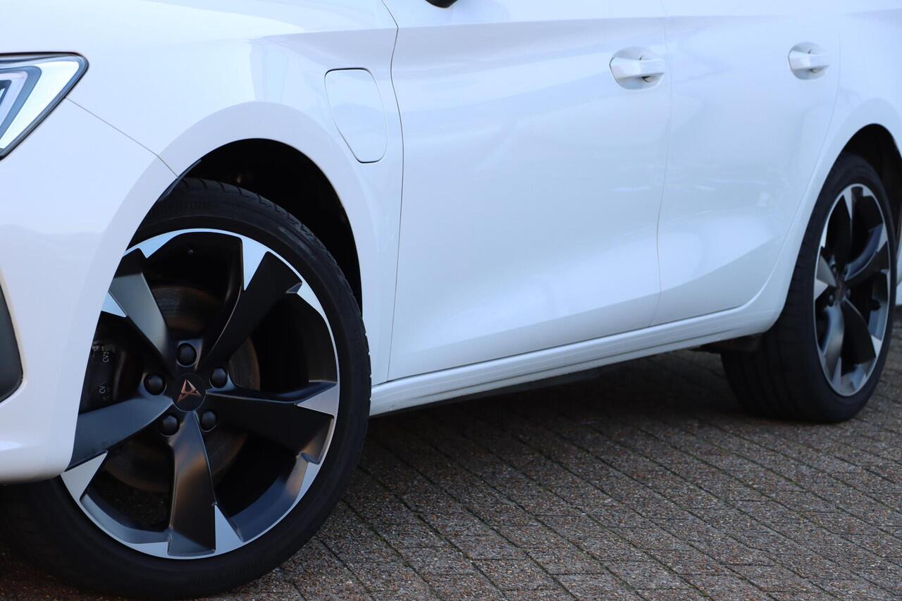 Cupra Leon Sportstourer 1.4 e-Hybrid Business 204pk DSG6 | Stuurverwarming | Carplay | trekhaak | Smartassist