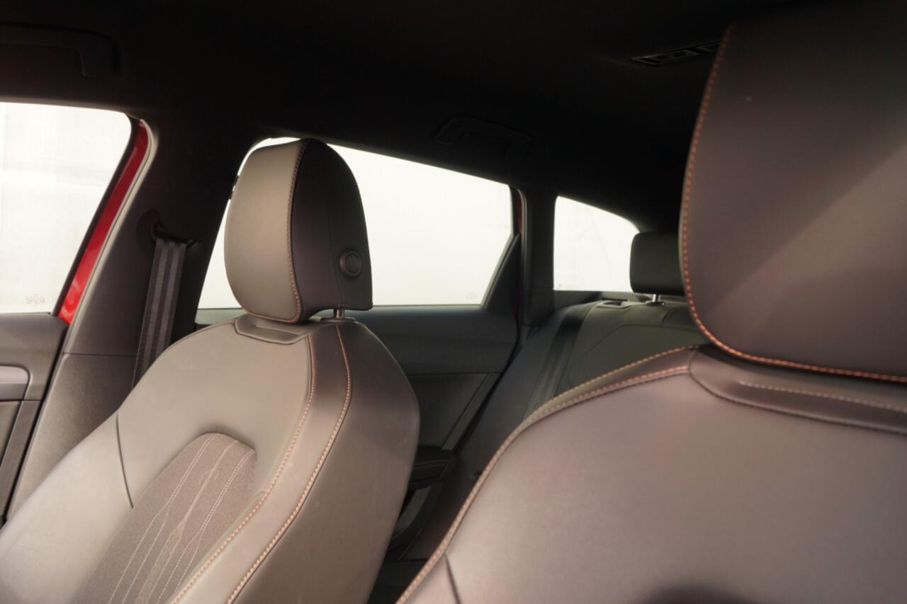 Cupra Leon Sportstourer ST 1.5 eTSI 150pk Business Edition -LED-DIGI-ECC-