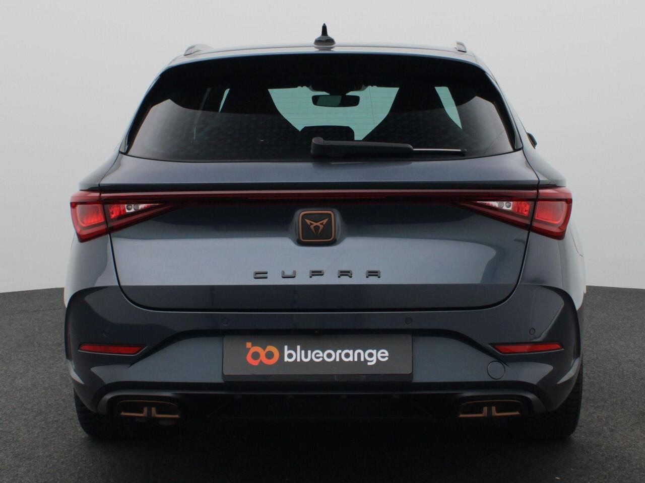 Cupra Leon Sportstourer 1.4 e-Hybrid Business 204PK DSG Achteruitrijcamera, Full LED-verlichting, Side Assist, Keyless, Navi, Clima, Stoel-Stuurverwarming, 18" LM Velgen