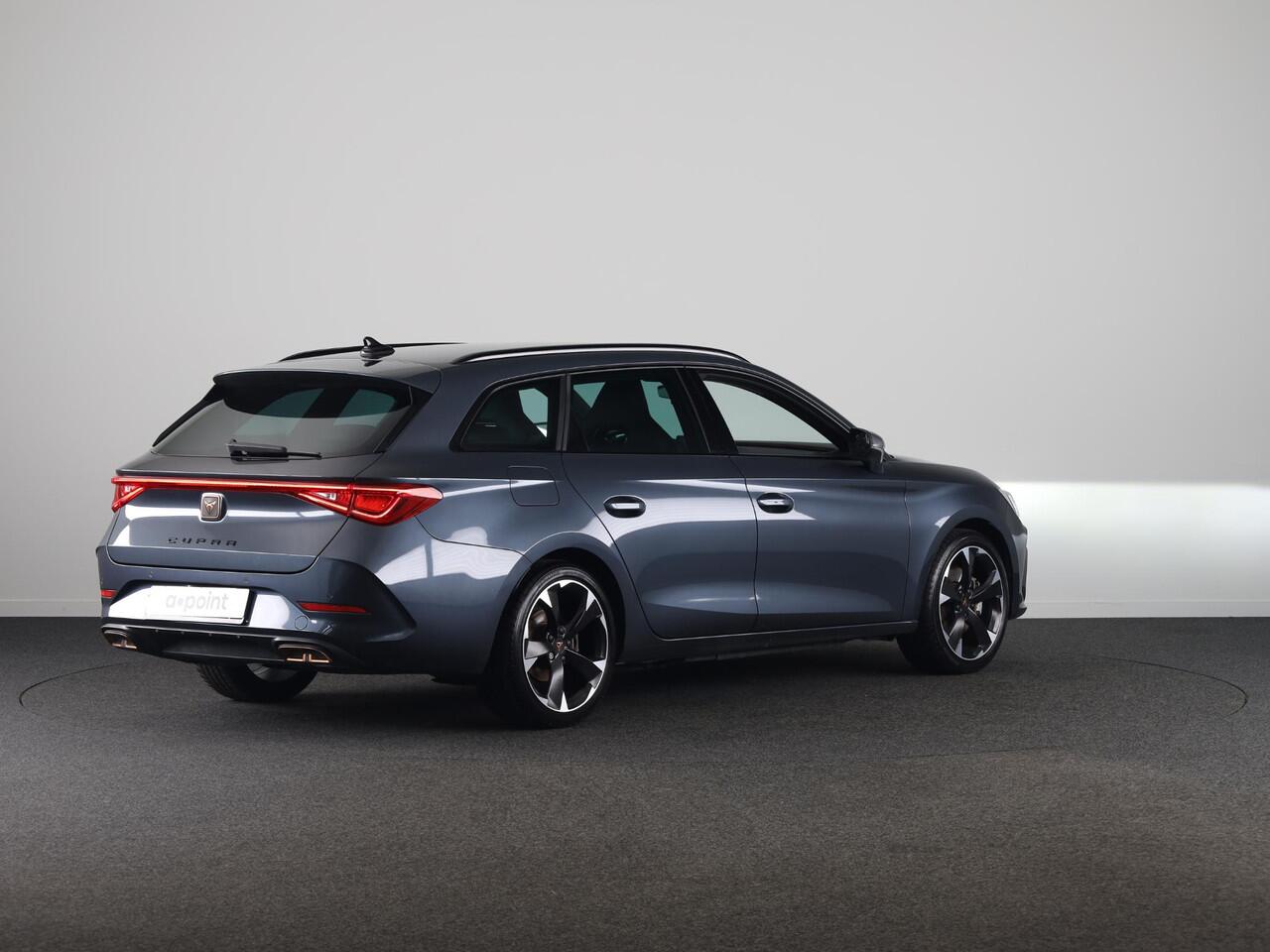 Cupra Leon Sportstourer 1.4 TSI eHybrid PHEV FR Business Intense 204 pk Automaat (DSG) | Navigatie | Parkeersensoren achter | Autom. airco (3 zones) | Stoelverwarming | Keyless |