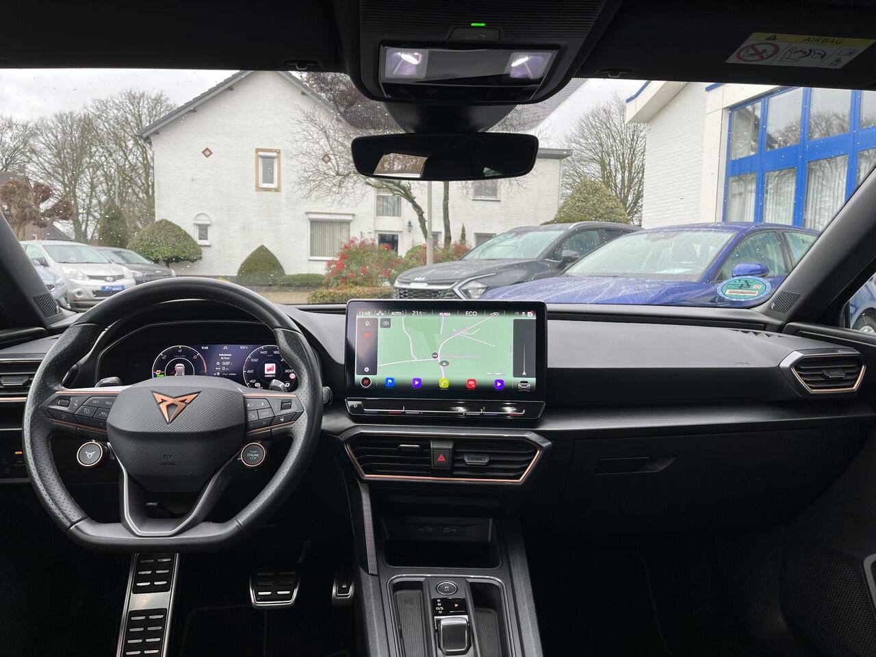 Cupra Leon Sportstourer 1.4 e-Hybrid VZ Performance | Elektrische stoelen met memory, 19 inch copper velgen, Start knop stuur, Camera, Dealer onderhouden, zeer luxe!