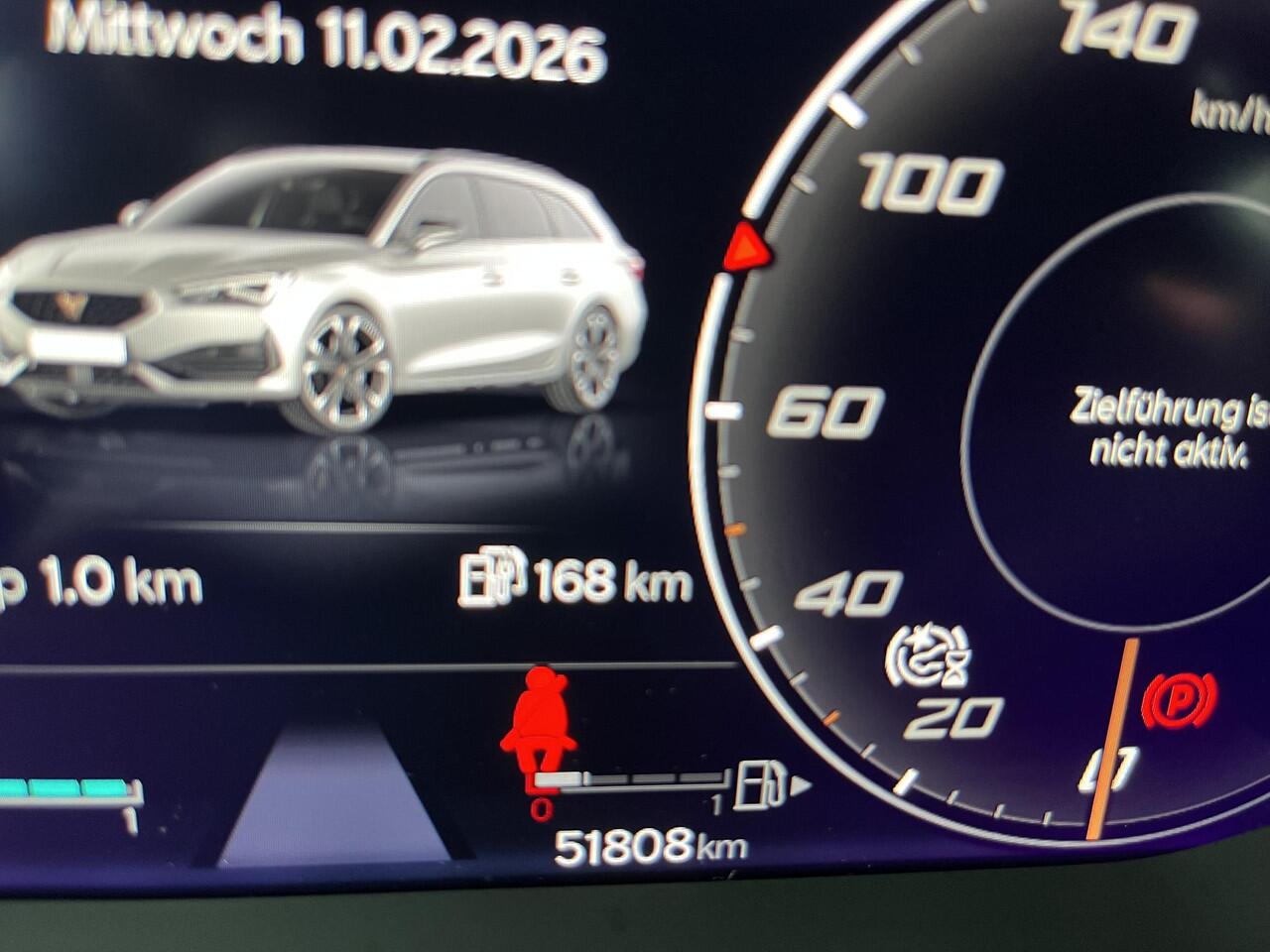 Cupra Leon Sportstourer 1.4 e-Hybrid VZ Performance | Elektrische stoelen met memory, 19 inch copper velgen, Start knop stuur, Camera, Dealer onderhouden, zeer luxe!