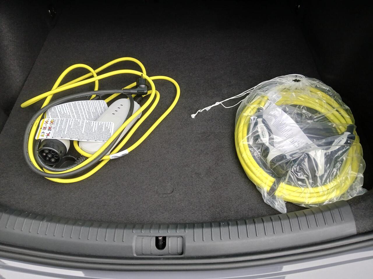 Cupra Leon Sportstourer 1.4 e-Hybrid + 19 inch + Graphene Grey!!