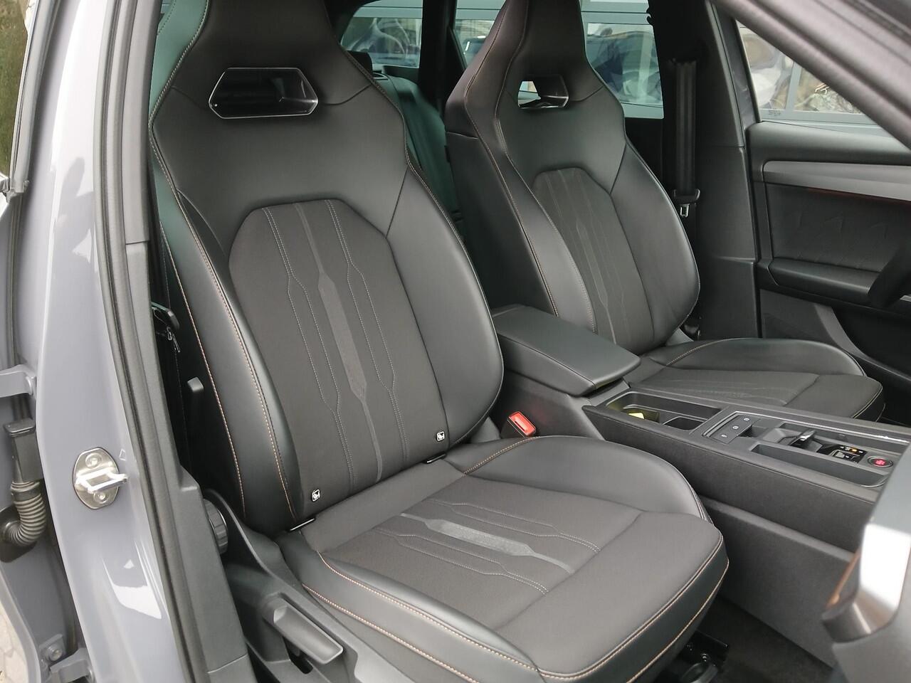 Cupra Leon Sportstourer 1.4 e-Hybrid + 19 inch + Graphene Grey!!