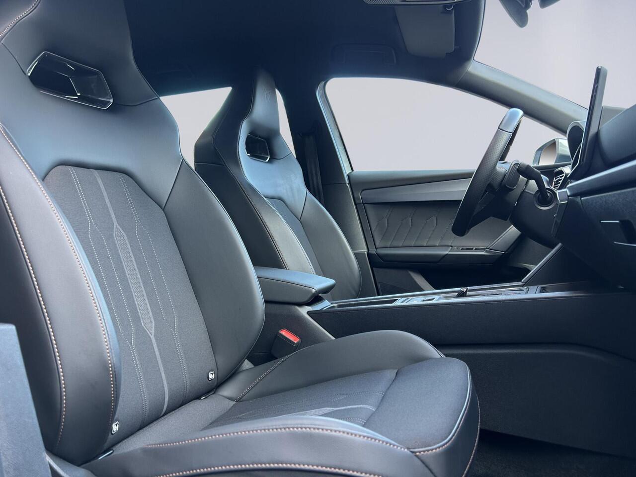 Cupra Leon Sportstourer 1.4 e-Hybrid Business /Apple Carplay/Stoel & stuurverw./Beats audio/Cruise adaptief/Climate/Parksens./Lane assist/ (MET GARANTIE*)