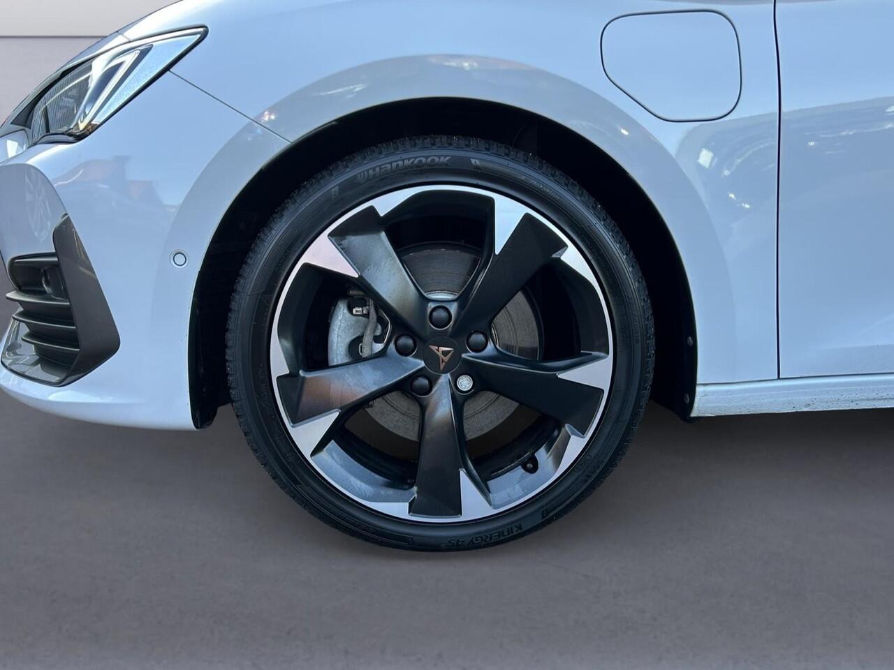 Cupra Leon Sportstourer 1.4 e-Hybrid Business /Apple Carplay/Stoel & stuurverw./Beats audio/Cruise adaptief/Climate/Parksens./Lane assist/ (MET GARANTIE*)