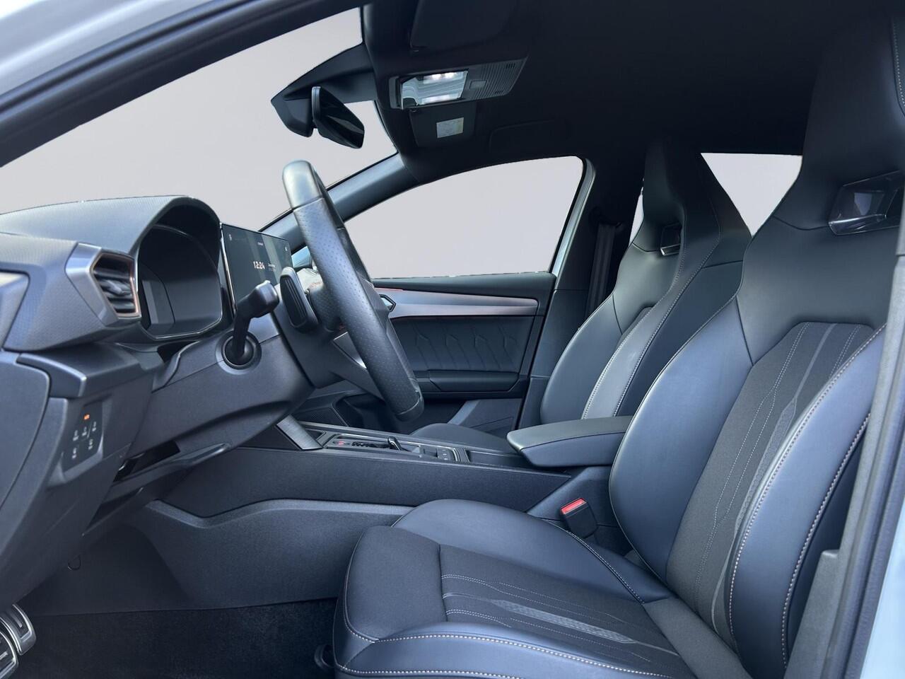 Cupra Leon Sportstourer 1.4 e-Hybrid Business /Apple Carplay/Stoel & stuurverw./Beats audio/Cruise adaptief/Climate/Parksens./Lane assist/ (MET GARANTIE*)