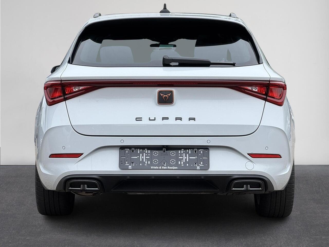 Cupra Leon Sportstourer 1.5 eTSI Automaat Business Edition | Panorama Schuifdak | Navigatie | Climate Control | LED Verlichting | 18"Lmv | Camera | Keyless Go | Apple Carplay/Android Auto ( Vestiging - Vianen )
