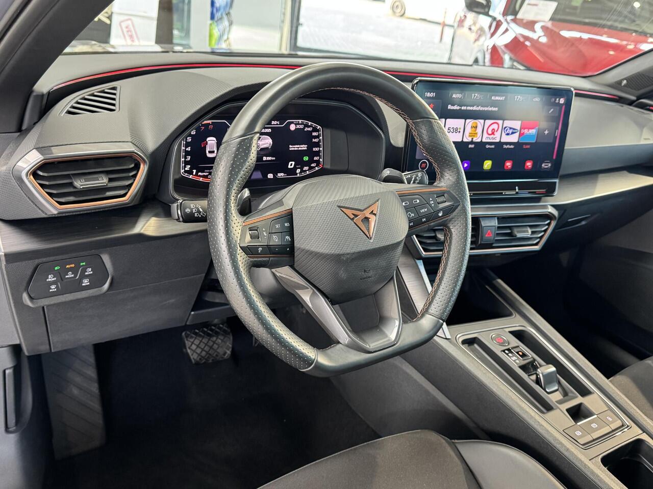 Cupra Leon Sportstourer 1.5 eTSI Automaat Business Edition | Panorama Schuifdak | Navigatie | Climate Control | LED Verlichting | 18"Lmv | Camera | Keyless Go | Apple Carplay/Android Auto ( Vestiging - Vianen )