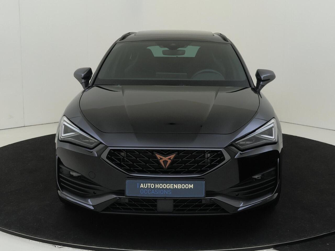 Cupra Leon Sportstourer 1.4 e-Hybrid VZ Performance | Panoramadak | Parkeerassistent | Keyless | Stoel- en stuurwielverwarming | Dodehoek detectie | Navigatie | Achteruitrijcamera |