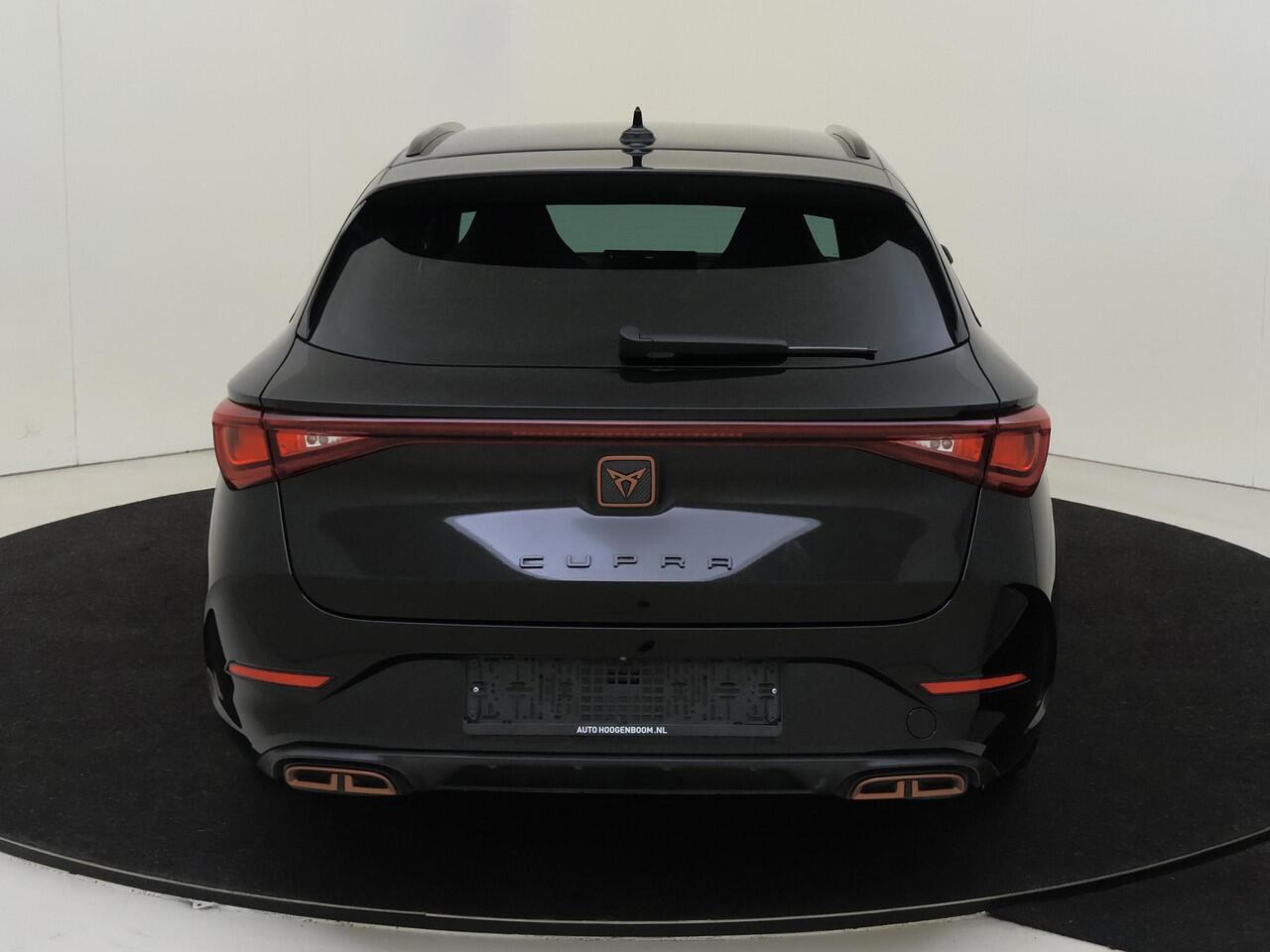 Cupra Leon Sportstourer 1.4 e-Hybrid VZ Business | Parkeerassistent | Keyless | Adaptieve demping | Stoel- en stuurwielverwarming | Navigatie | Dodehoek detectie | Adaptieve cruise control |