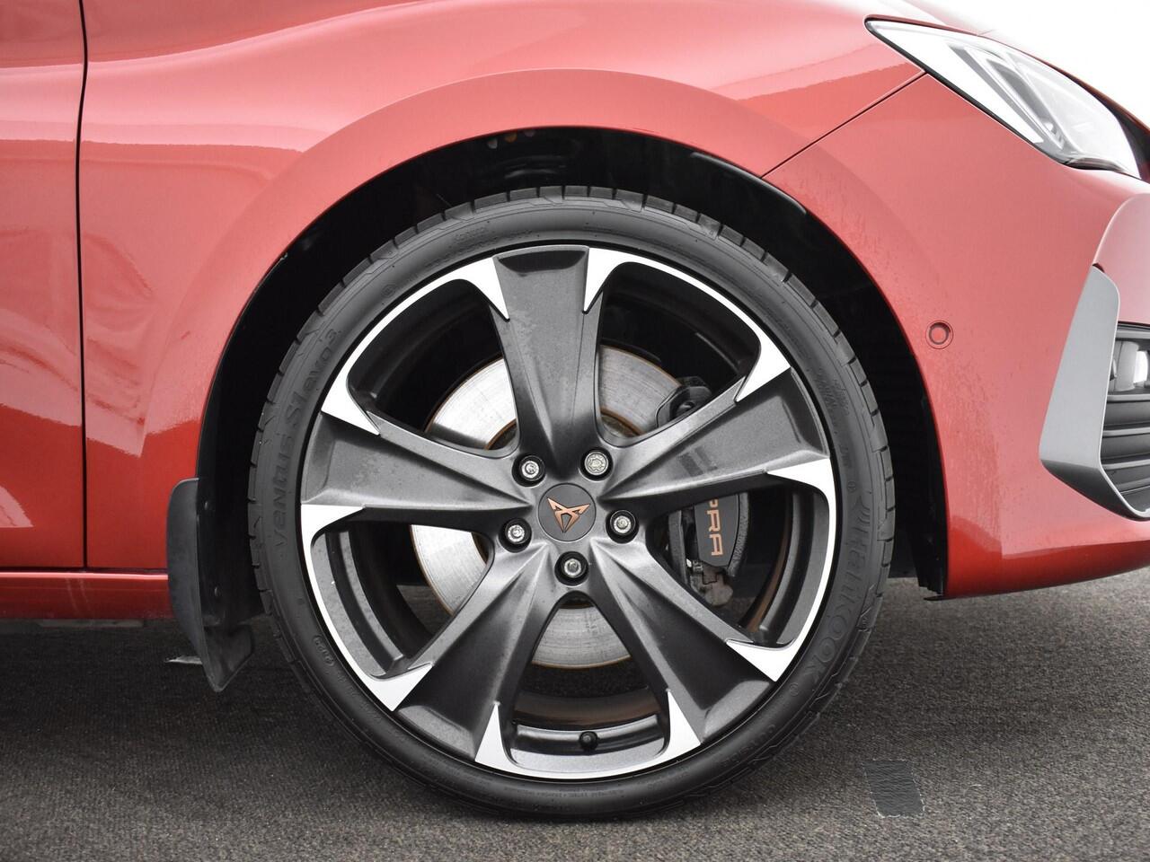 Cupra Leon Sportstourer 1.4 245pk DSG e-Hybrid VZ Performance · Camera · Elek. Trekhaak · Keyless · Apple/Android Car Play · Dodehoek Detectie · Stoel &Stuurverwarming · 19'' Inch · Garantie t/m 18-01-2027 of 90.000km