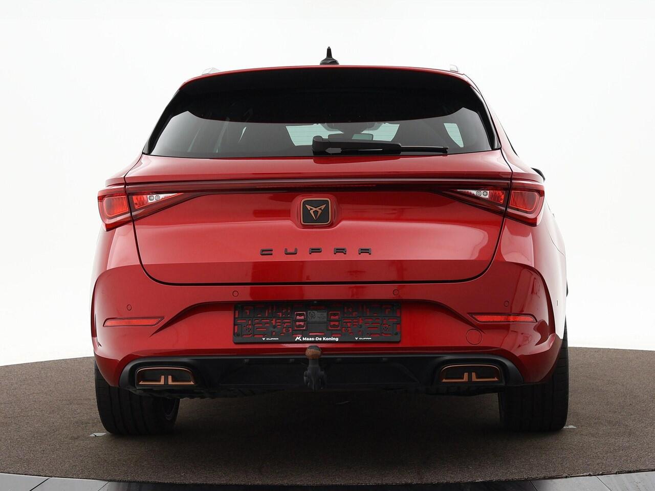 Cupra Leon Sportstourer 1.4 245pk DSG e-Hybrid VZ Performance · Camera · Elek. Trekhaak · Keyless · Apple/Android Car Play · Dodehoek Detectie · Stoel &Stuurverwarming · 19'' Inch · Garantie t/m 18-01-2027 of 90.000km