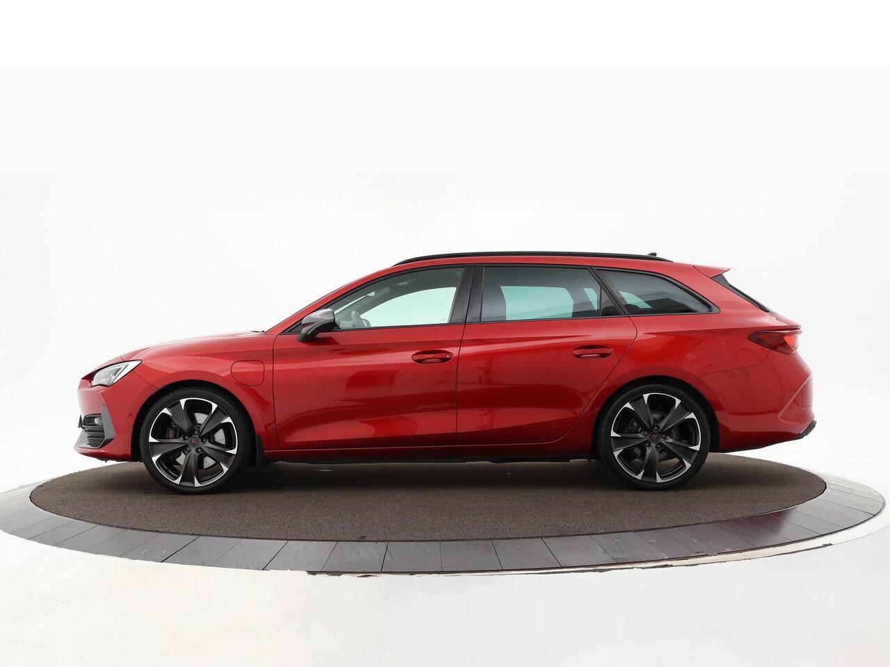 Cupra Leon Sportstourer 1.4 245pk DSG e-Hybrid VZ Performance · Camera · Elek. Trekhaak · Keyless · Apple/Android Car Play · Dodehoek Detectie · Stoel &Stuurverwarming · 19'' Inch · Garantie t/m 18-01-2027 of 90.000km