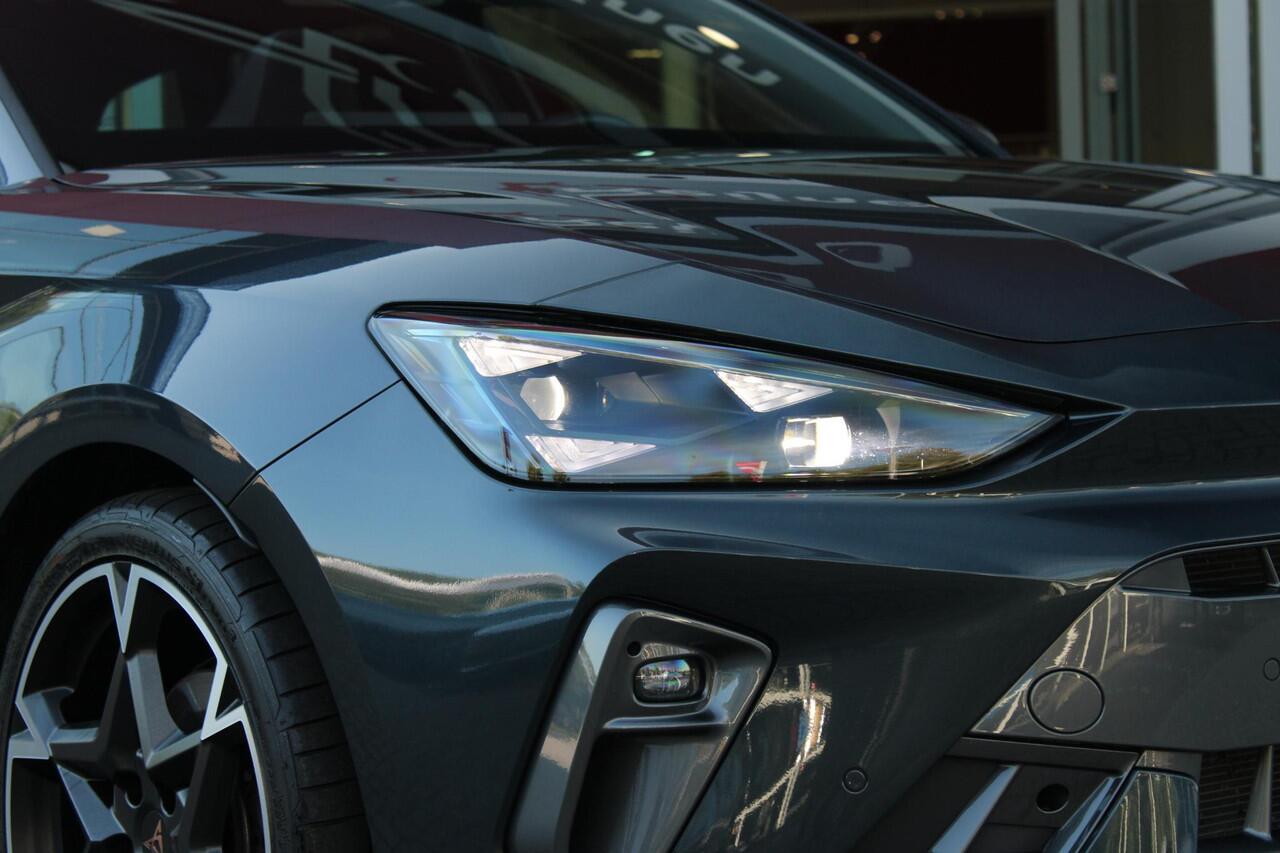 Cupra Leon Sportstourer 1.5 eTSI 150PK BUSINESS EDITION | NIEUW MODEL! | PANORAMISCH SCHUIF/KANTELDAK | SENNHEISER AUDIO SYSTEM | ELEKTRISCH VERSTELBARE BESTUURDERSSTOEL MET GEHEUGENFUNCTIE | LED MATRIX KOPLAMPEN | DRAADLOZE APPLE CARPLAY/ANDROID AUTO | NAVIGATIE | ACHTERUITRIJ 