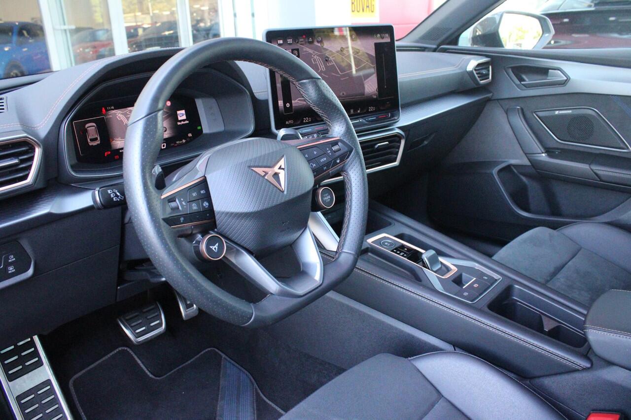 Cupra Leon Sportstourer 1.5 eTSI 150PK BUSINESS EDITION | NIEUW MODEL! | PANORAMISCH SCHUIF/KANTELDAK | SENNHEISER AUDIO SYSTEM | ELEKTRISCH VERSTELBARE BESTUURDERSSTOEL MET GEHEUGENFUNCTIE | LED MATRIX KOPLAMPEN | DRAADLOZE APPLE CARPLAY/ANDROID AUTO | NAVIGATIE | ACHTERUITRIJ 