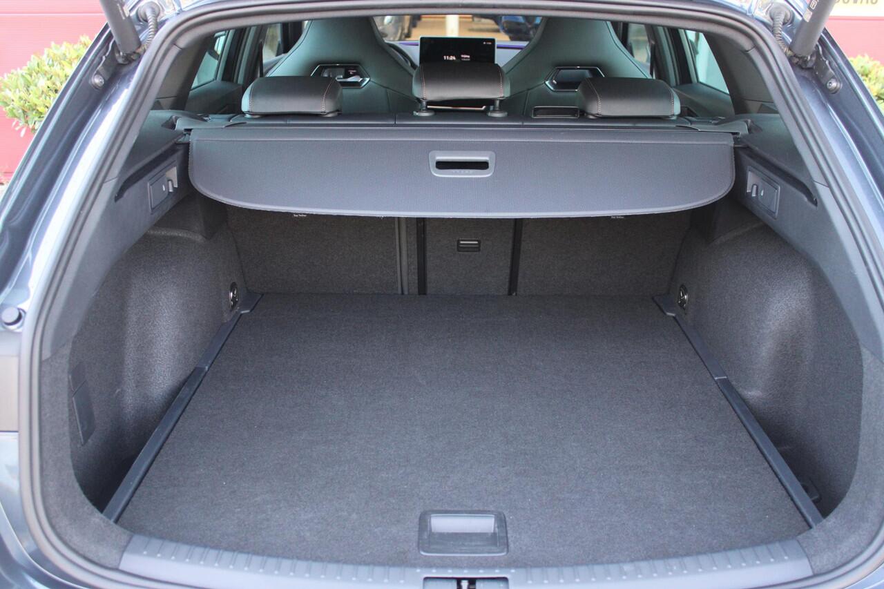 Cupra Leon Sportstourer 1.5 eTSI 150PK BUSINESS EDITION | NIEUW MODEL! | PANORAMISCH SCHUIF/KANTELDAK | SENNHEISER AUDIO SYSTEM | ELEKTRISCH VERSTELBARE BESTUURDERSSTOEL MET GEHEUGENFUNCTIE | LED MATRIX KOPLAMPEN | DRAADLOZE APPLE CARPLAY/ANDROID AUTO | NAVIGATIE | ACHTERUITRIJ 