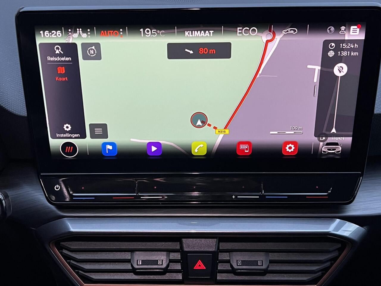Cupra Leon Sportstourer 1.4 e-Hybrid VZ Copper Edition Automaat / Plug-In / EAER 58km / Navigatie / Elektrische trekhaak 1.500 kg / Elektrische klep / Sportstoelen / Stuur- en stoelverwarming / Apple Carplay Android / 19" LM wielen /