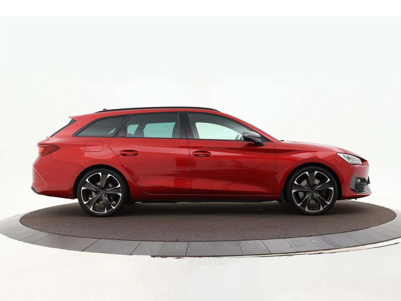 Cupra Leon Sportstourer 1.4 245pk DSG e-Hybrid VZ Performance · Camera · Keyless · Apple/Android Car Play · Elek. Trekhaak · Elek. Achterklep · Navi · 19'' Inch · garantie t/m 27-02-2027 of 90.000km
