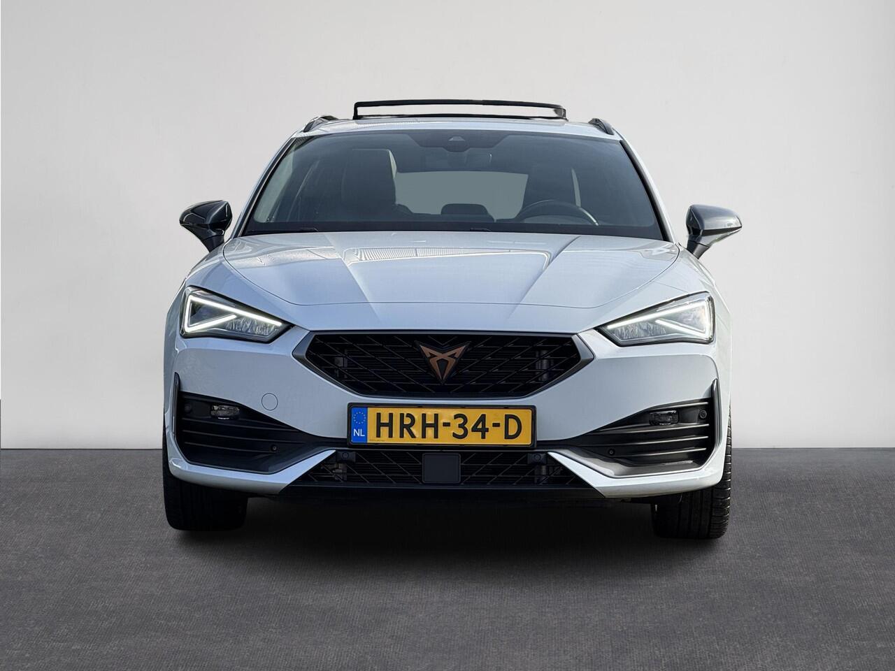 Cupra Leon Sportstourer 1.5 eTSI Automaat Business Edition | Panorama Schuifdak | Navigatie | Climate Control | LED Verlichting | 18"Lmv | Camera | Keyless Go | Apple Carplay/Android Auto ( Vestiging - Vianen )