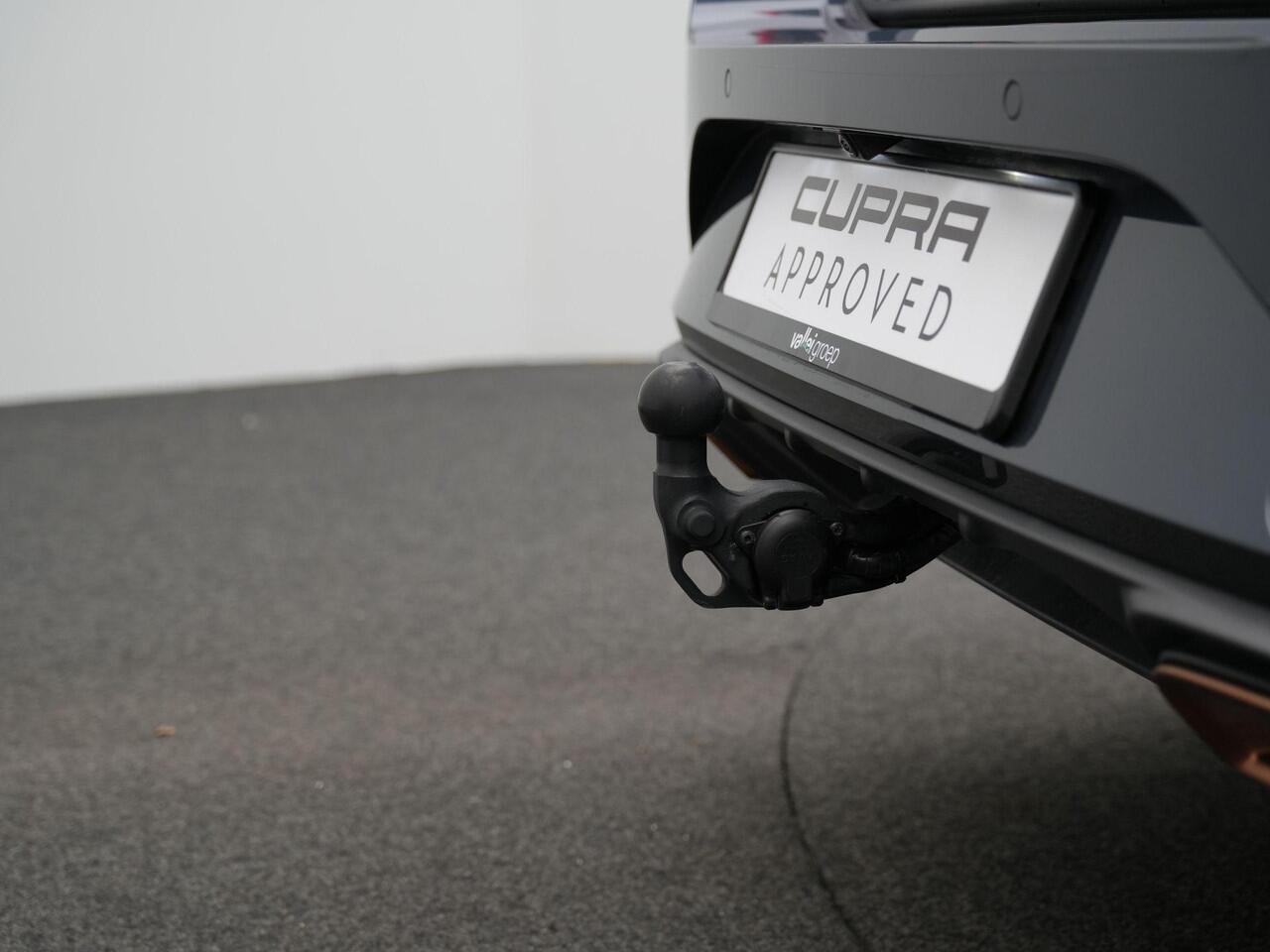 Cupra Leon Sportstourer 1.4 e-Hybrid 245 pk VZ Performance | Trekhaak | Adaptief onderstel | Stuur-/stoelverwarming | Achteruitrijcamera