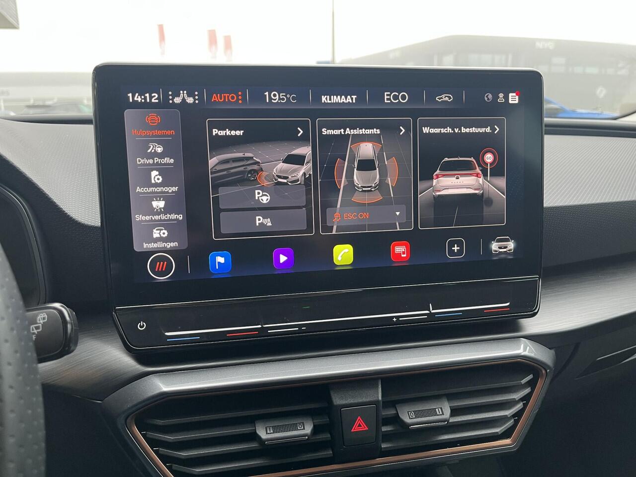 Cupra Leon Sportstourer 1.4 e-Hybrid Business | Stoelverwarming | Adaptieve cruisecontrol (ACC) | Achteruitrijcamera | Navigatiesysteem | LM Winterset! |