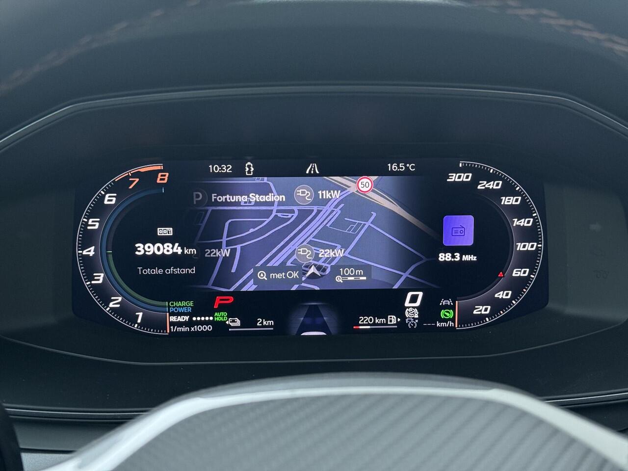 Cupra Leon Sportstourer 1.5 TSI e-Hybrid VZ Performance | 272 PK | SoH 94% | Panoramadak | Matrix LED koplampen | Adaptive cruise control | Apple Carplay/Android Auto |