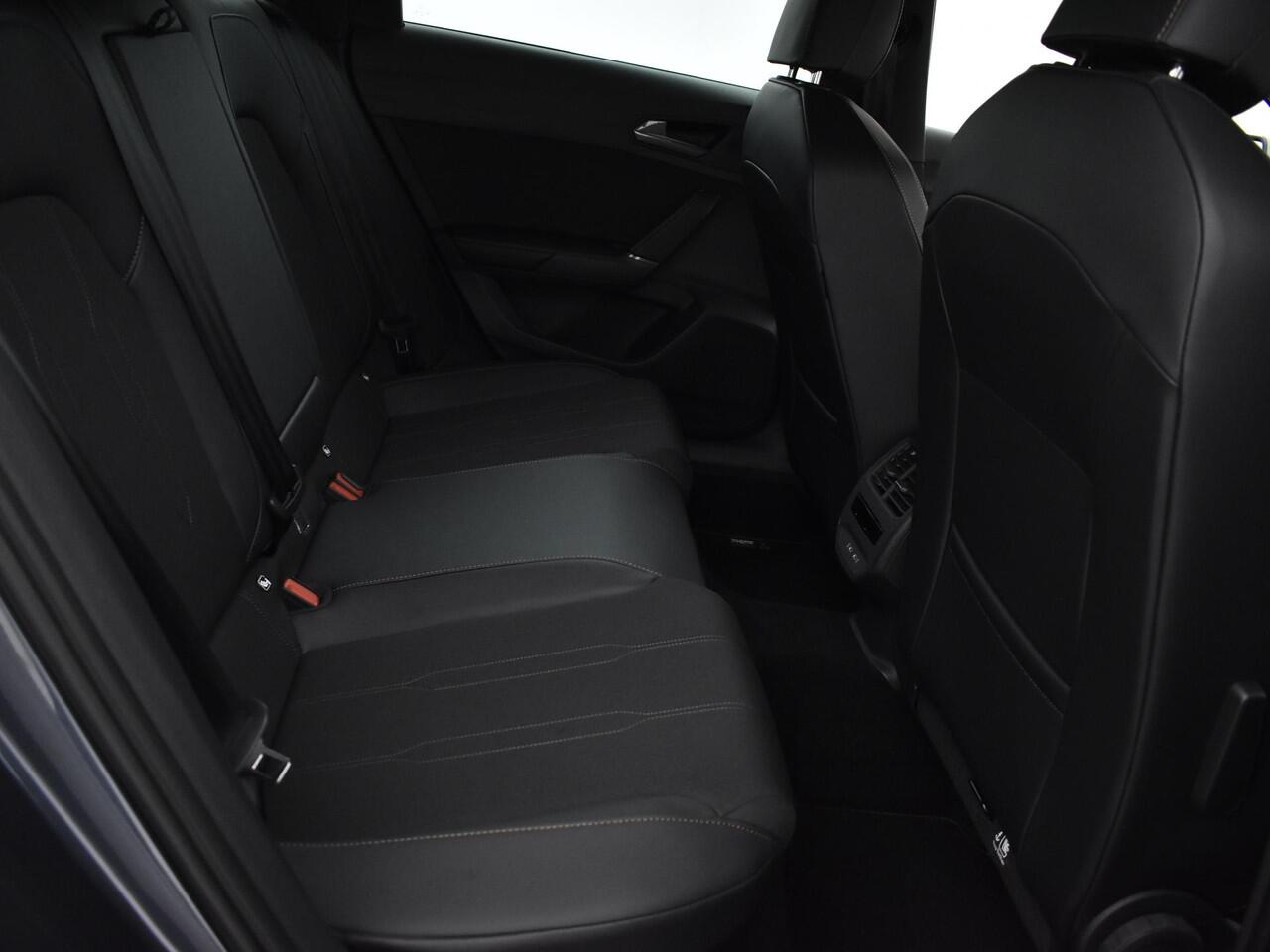 Cupra Leon Sportstourer 1.5 TSI 204pk DSG e-Hybrid Business · Apple/Android Car Play · Camera · Elek. Trekhaak · Elek. Achterklep · Sfeerverlichting · 18'' Inch · Garantie t/m 24-06-2028 of 90.000km