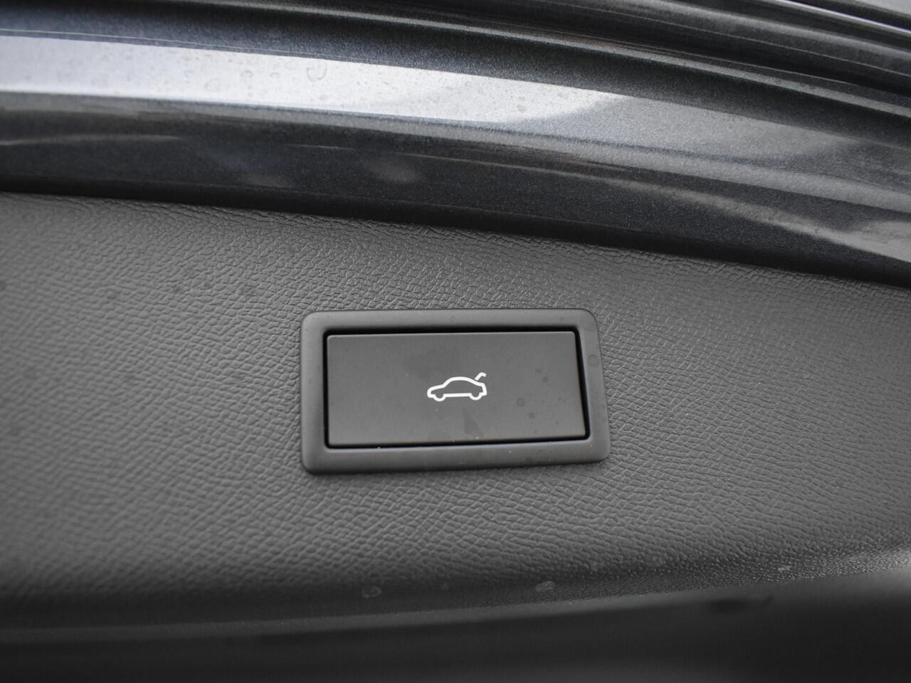 Cupra Leon Sportstourer 1.5 TSI 204pk DSG e-Hybrid Business · Apple/Android Car Play · Camera · Elek. Trekhaak · Elek. Achterklep · Sfeerverlichting · 18'' Inch · Garantie t/m 24-06-2028 of 90.000km