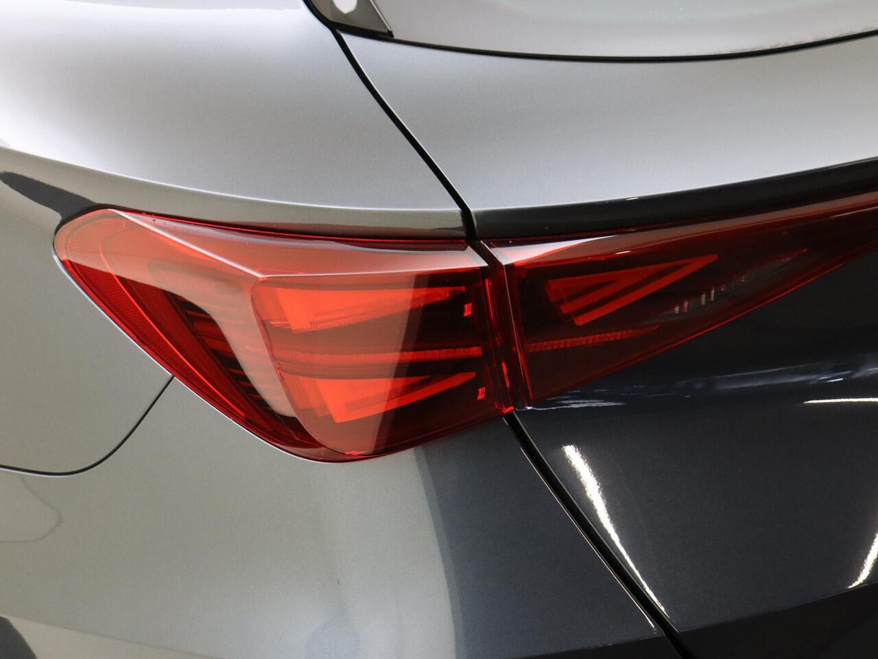 Cupra Leon Sportstourer 1.5 TSI e-Hybrid Business | Trekhaak | Kuipstoelen | Dodehoek detectie | Parkeerassistent | Keyless | Stoel- en stuurwielverwarming | Adaptieve cruise control | Achteruitrijcamera |