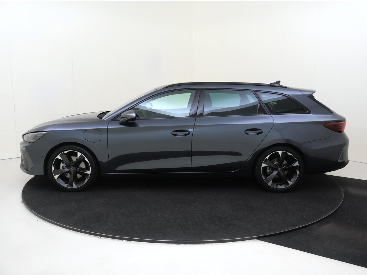 Cupra Leon Sportstourer 1.5 TSI e-Hybrid Business | Trekhaak | Kuipstoelen | Dodehoek detectie | Parkeerassistent | Keyless | Stoel- en stuurwielverwarming | Adaptieve cruise control | Achteruitrijcamera |