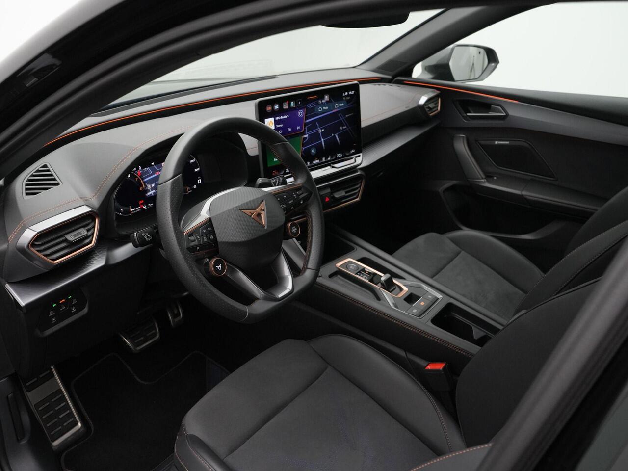 Cupra Leon Sportstourer 1.5 TSI e-Hybrid 272 pk VZ Performance | Trekhaak | Adaptief sportonderstel | Leder/alcantara | CUPRA-stuur met startknop | Sennheiser | Achteruitrijcamera | 19 inch