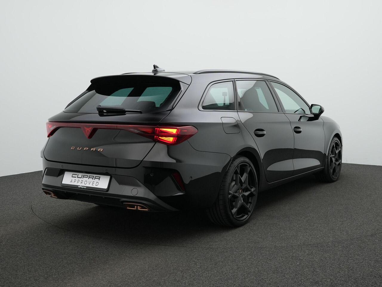 Cupra Leon Sportstourer 1.5 TSI e-Hybrid 272 pk VZ Performance | Trekhaak | Adaptief sportonderstel | Leder/alcantara | CUPRA-stuur met startknop | Sennheiser | Achteruitrijcamera | 19 inch