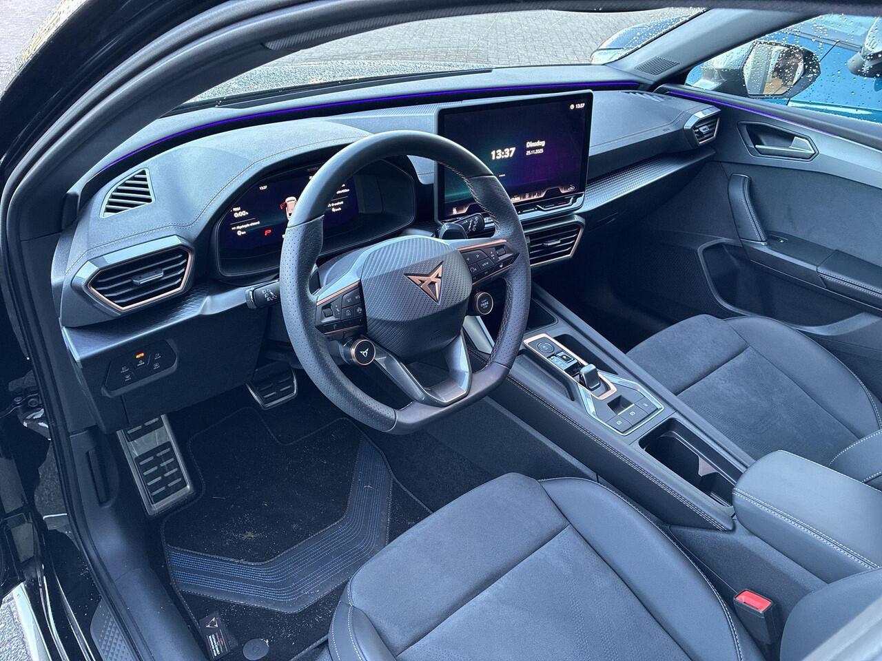 Cupra Leon Sportstourer 1.5 TSI e-Hybrid VZ Performance 272PK l Wegklapbare trekhaak l 19" Polar Copper l Intelligent Drive