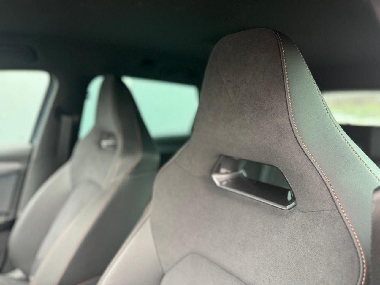 Cupra Leon Sportstourer 1.5 e-Hybrid 204pk Performance | New model