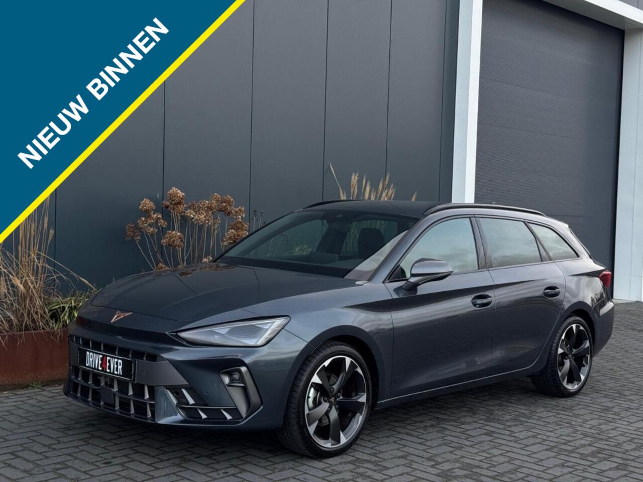 Cupra Leon Sportstourer 1.5 e-TSI 2025 GARANTIE NAVI CLIMATE APPLE CARPLAY LEDER