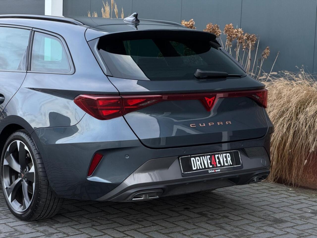 Cupra Leon Sportstourer 1.5 e-TSI 2025 GARANTIE NAVI CLIMATE APPLE CARPLAY LEDER