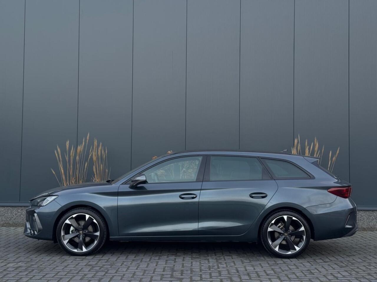 Cupra Leon Sportstourer 1.5 e-TSI 2025 GARANTIE NAVI CLIMATE APPLE CARPLAY LEDER