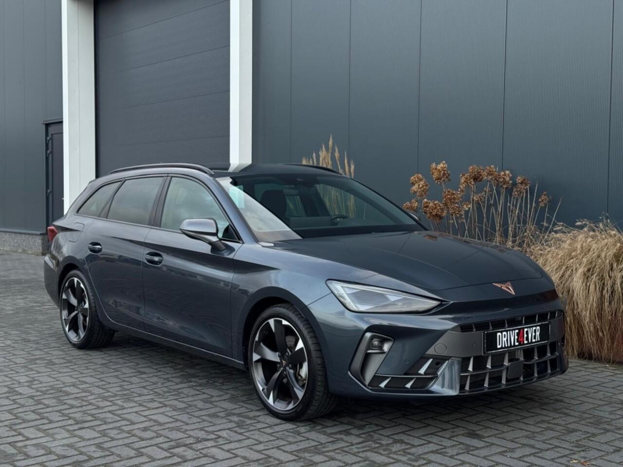 Cupra Leon Sportstourer 1.5 e-TSI 2025 GARANTIE NAVI CLIMATE APPLE CARPLAY LEDER