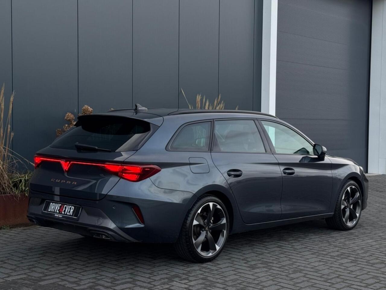 Cupra Leon Sportstourer 1.5 e-TSI 2025 GARANTIE NAVI CLIMATE APPLE CARPLAY LEDER