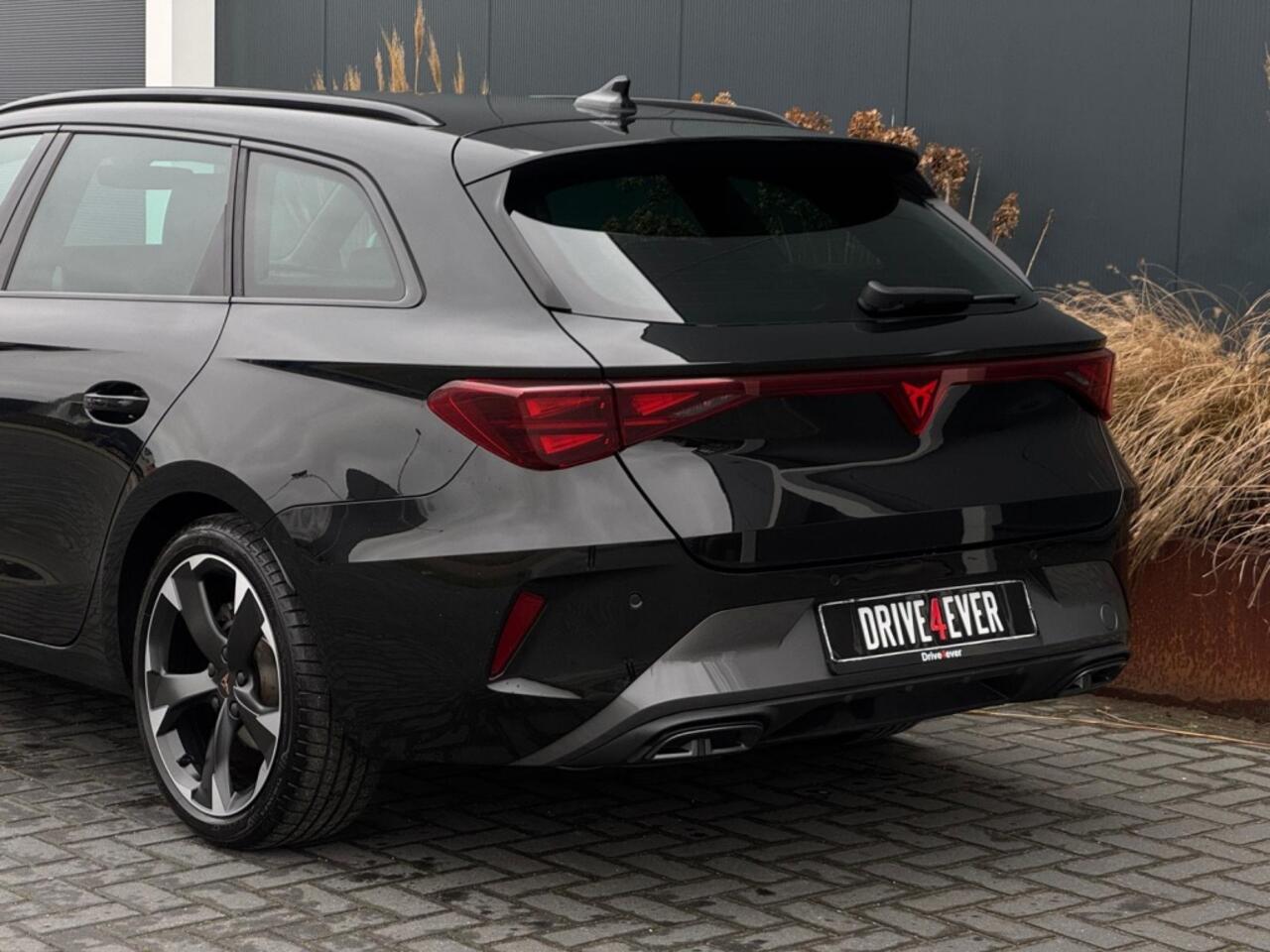 Cupra Leon Sportstourer 1.5 e-TSI 2025 GARANTIE NAVI CLIMATE APPLE CARPLAY LEDER