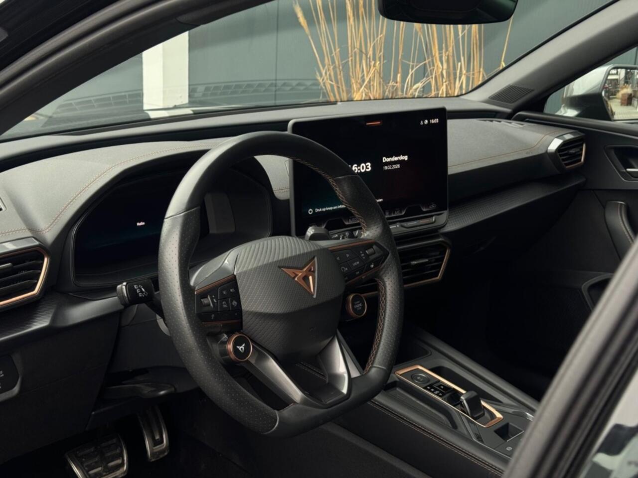 Cupra Leon Sportstourer 1.5 e-TSI 2025 GARANTIE NAVI CLIMATE APPLE CARPLAY LEDER